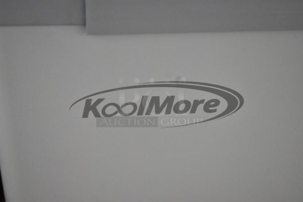 KoolMore SCF-24C Metal Commercial 2 Lid Chest Freezer on Commercial Casters. 115 Volts, 1 Phase. Tested and Working! - Image 2 of 7