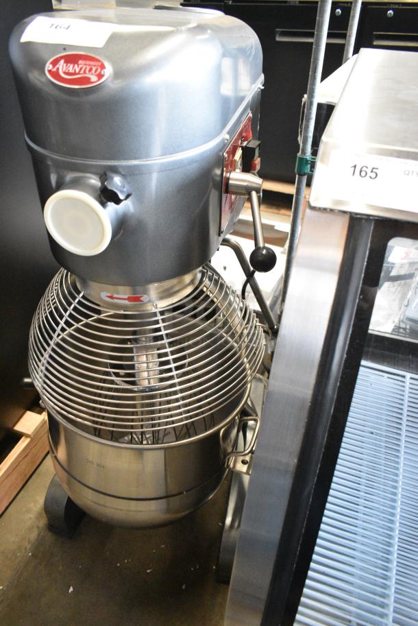 BRAND NEW SCRATCH AND DENT! Avantco 177MX40H Metal Commercial Floor Style Planetary Dough Mixer w/ Stainless Steel Mixing Bowl, Bowl Guard and Whisk Attachment. 240 Volts, 1 Phase. - Image 6 of 9