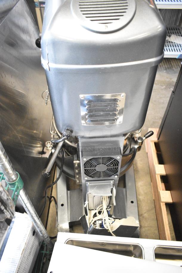BRAND NEW SCRATCH AND DENT! Avantco 177MX40H Metal Commercial Floor Style Planetary Dough Mixer w/ Stainless Steel Mixing Bowl, Bowl Guard and Whisk Attachment. 240 Volts, 1 Phase. - Image 8 of 9