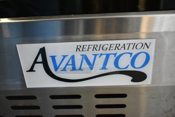 BRAND NEW SCRATCH AND DENT! 2023 Avantco 178DLC82HCS 82" Stainless Steel Curved Glass Refrigerated Deli Case Merchandiser. 115 Volts, 1 Phase. Tested and Working! - Image 2 of 5