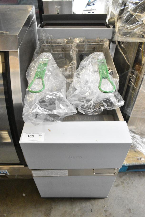 BRAND NEW SCRATCH AND DENT! 2024 Dean SR162GN Stainless Steel Commercial Floor Style Super Runner Natural Gas Floor Fryer w/ 2 Metal Fry Baskets 60-75 lb. 150,000 BTU. - Image 1 of 7