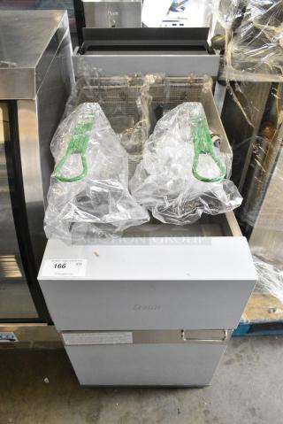 BRAND NEW SCRATCH AND DENT! 2024 Dean SR162GN Stainless Steel Commercial Floor Style Super Runner Natural Gas Floor Fryer w/ 2 Metal Fry Baskets 60-75 lb. 150,000 BTU.