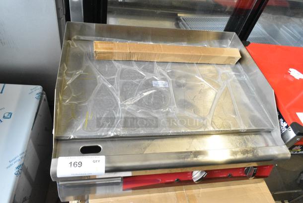 BRAND NEW SCRATCH AND DENT! Avantco 177EG24N Stainless Steel Commercial Countertop 24" Electric Countertop Griddle . 208/240 Volts, 1 Phase. - Image 1 of 6