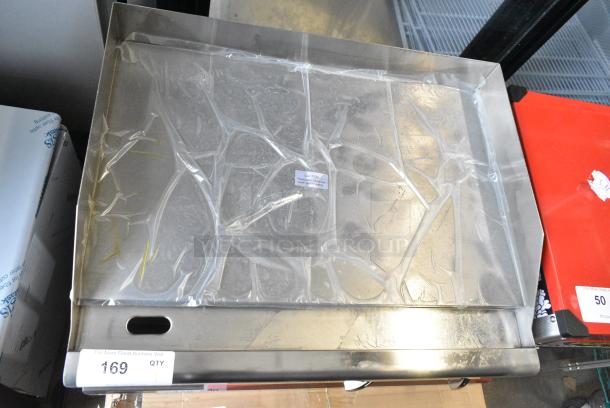 BRAND NEW SCRATCH AND DENT! Avantco 177EG24N Stainless Steel Commercial Countertop 24" Electric Countertop Griddle . 208/240 Volts, 1 Phase. - Image 4 of 6