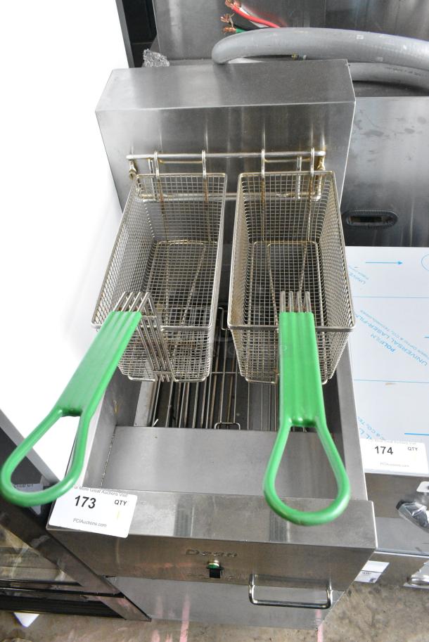 BRAND NEW SCRATCH AND DENT! 2022 Frymaster Dean SR114ESD Stainless Steel Commercial Floor Style Electric Powered Deep Fat Fryer w/ 2 Metal Fry Baskets. 208 Volts, 1 Phase. - Image 3 of 6