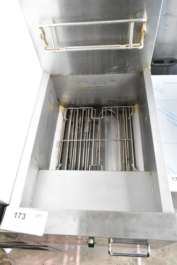 BRAND NEW SCRATCH AND DENT! 2022 Frymaster Dean SR114ESD Stainless Steel Commercial Floor Style Electric Powered Deep Fat Fryer w/ 2 Metal Fry Baskets. 208 Volts, 1 Phase. - Image 4 of 6