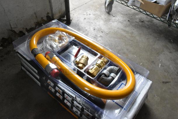 3 BRAND NEW SCRATCH AND DENT! Regency 600GKM1060 60" Mobile Gas Connector Hose Kit with 2 Elbows, Full Port Valve, Restraining Device, and Quick Disconnect - 1". 3 Times Your Bid! - Image 2 of 7