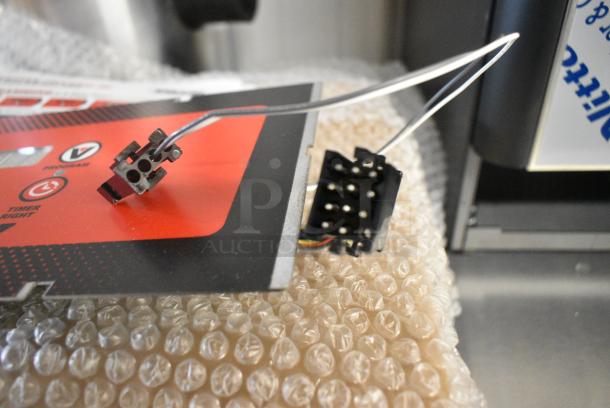 BRAND NEW SCRATCH AND DENT! Vulcan 00-913086-00004 Control Board W/ Overlay - Image 3 of 5