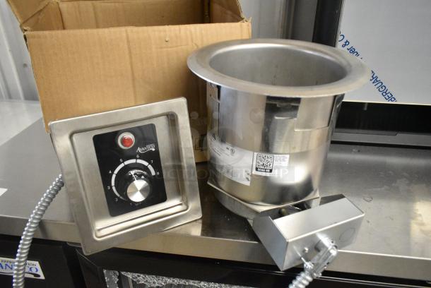 BRAND NEW SCRATCH AND DENT! 2024 Avantco 177TPSW4 Stainless Steel 4 Quart Insulated Warmer. 120 Volts, 1 Phase. Tested and Working! - Image 1 of 5