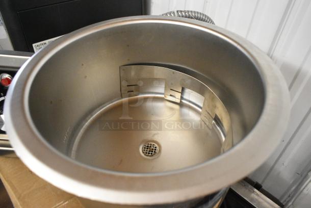 BRAND NEW SCRATCH AND DENT! 2024 Avantco 177TPSW11 Stainless Steel 11 Quart Insulated Warmer. 120 Volts, 1 Phase. Tested and Working! - Image 2 of 4