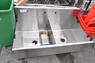 BRAND NEW SCRATCH AND DENT! Stainless Steel 2 Bay Sink.