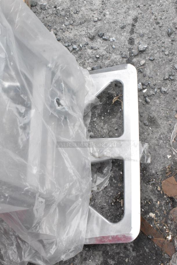 BRAND NEW SCRATCH AND DENT! 257HS1018 Lavex 750 lb. 2-in-1 Convertible Hand Truck with Nose Plate and Pneumatic Wheels - Image 2 of 3