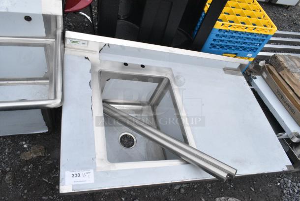 BRAND NEW SCRATCH AND DENT! Regency 600ST3048L Stainless Steel Table w/ Sink Basin. - Image 1 of 5