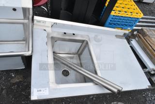 BRAND NEW SCRATCH AND DENT! Regency 600ST3048L Stainless Steel Table w/ Sink Basin.