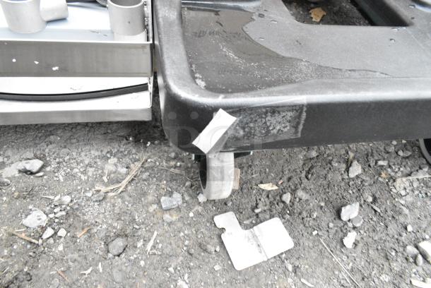 2 BRAND NEW SCRATCH AND DENT! Items; Ice Bin Lid and Black Poly Dolly. 2 Times Your Bid! - Image 5 of 6