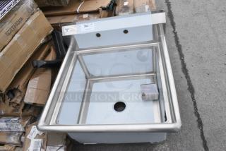 BRAND NEW SCRATCH AND DENT! Steelton 522CS12424 29 1/2" 18-Gauge Stainless Steel One Compartment Commercial Sink without Drainboard - 24" x 24" x 12" Bowl. No Legs.