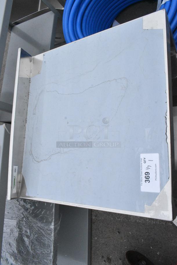 BRAND NEW SCRATCH AND DENT! Regency 600GRSU2324 Stainless Steel Flat Top Glass Rack Storage Unit - 23" x 24" - Image 3 of 4