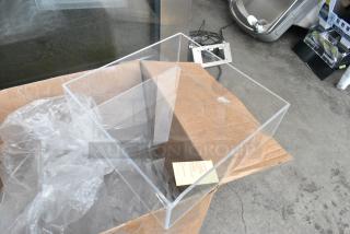 BRAND NEW SCRATCH AND DENT! Cal-Mil 22317-4-12 Acrylic Boxes