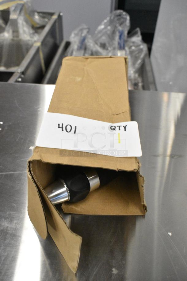 BRAND NEW SCRATCH AND DENT! Regency 600SVWGHR 5 GPM Spray Water Gun for Hose Reel - Image 2 of 3