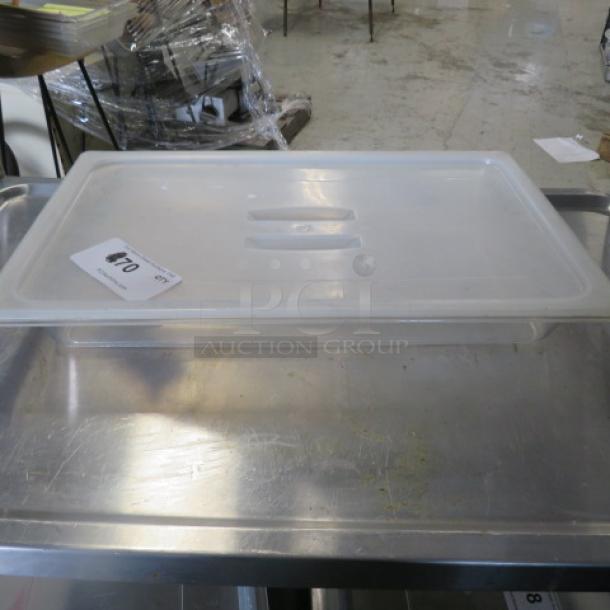 One Cambro Full Size 2.5 Inch Deep Food Storage Container With Lid. - Image 1 of 1