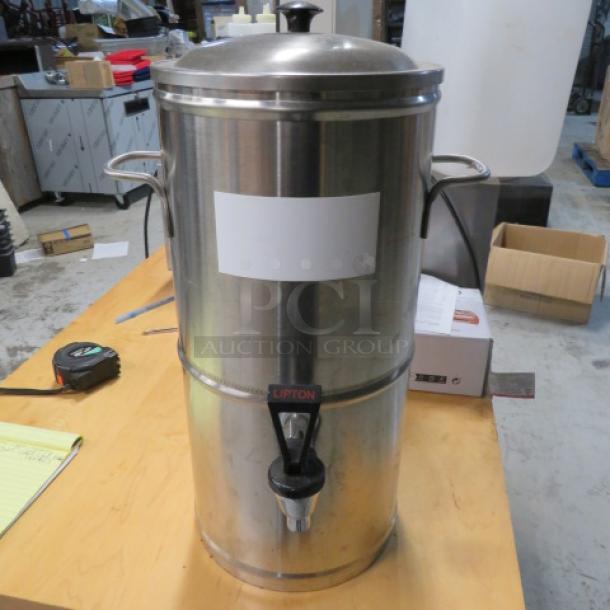 One Stainless Steel Tea Satellite With Lid. - Image 1 of 1