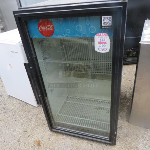 One True 1 Door Glass Display Cooler With 1 Rack. 115 Volt. Model# GDM-06-LD. 20.5X26X36. $2108.15. - Image 1 of 1