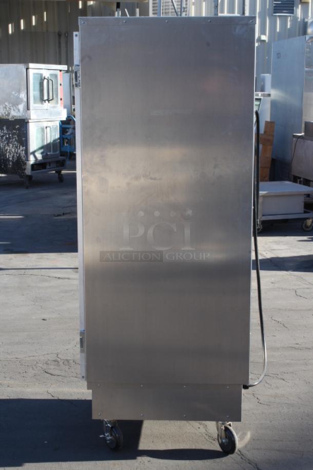 BRAND NEW SCRATCH & DENT! Servit CH1UFICF Full Size Insulated Holding Cabinet with Clear Door - 120V, 2000W.
120V 60Hz 2000W 08/24 SERIAL NO. WPI240812-003 - Image 4 of 5