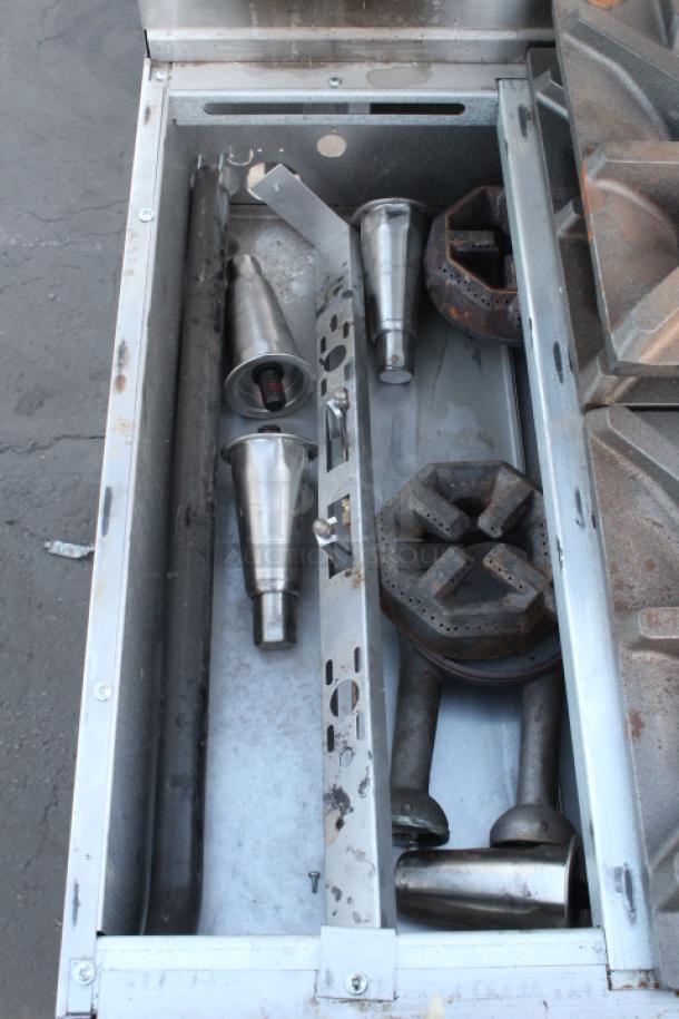 U.S. Range U48-4G24SS Natural Gas 4 Burner 48" Range with 24" Manual Griddle and Cabinet Base - 164,000 BTU. Rail holding the gas line is damaged. Missing some screws. Used Once. See photos. 47 1/4 x 34 1/2 x 57 - Image 5 of 9