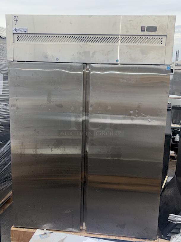 BRAND NEW SCRATCH & DENT! Avantco Z2-R-HC 54" Solid Door Stainless Steel Reach-In Refrigerator. 115v 54 x 32-3/16 x 81-11/16, Serial: 211565611 6868 2409. - Image 1 of 6