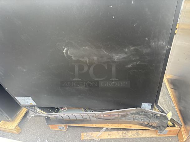 BRAND NEW SCRATCH & DENT! Avantco GDC-40-HC 48" Black Customizable Swing Glass Door Merchandiser Refrigerator with LED Lighting. 48 x 25-5/8 x 85-3/8. Base is bent & power cord has been removed. - Image 4 of 4
