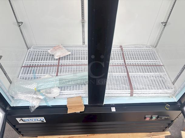 BRAND NEW SCRATCH & DENT! Avantco GDC-40-HC 48" Black Customizable Swing Glass Door Merchandiser Refrigerator with LED Lighting, 115v. S/N: 613575536 8009 2403 01. 48 x 25-5/8 x 85-3/8 - Image 3 of 8