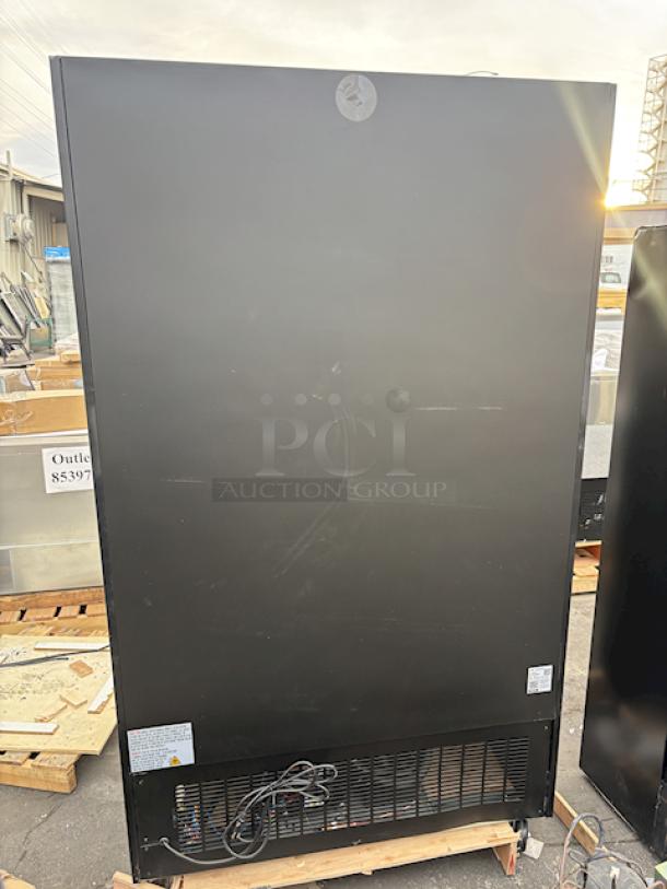 BRAND NEW SCRATCH & DENT! Avantco GDC-40-HC 48" Black Customizable Swing Glass Door Merchandiser Refrigerator with LED Lighting, 115v. S/N: 613575536 8009 2403 01. 48 x 25-5/8 x 85-3/8 - Image 6 of 8