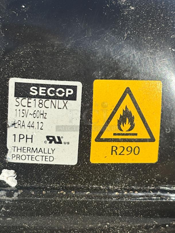 BRAND NEW SCRATCH AND DENT! Secop SCE18CNLX 1-2/7 hp Compressor - 115V/R290/6.08Amp/60Hz.        S/N: 5PAXFQ5W. One Flange used for Mounting is Bent Up. - Image 7 of 8