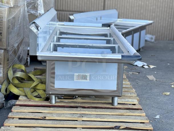 BRAND NEW SCRATCH AND DENT! Regency 60031824218 94" 16-Gauge Stainless Steel Three Compartment
Commercial Sink with 2 Drainboards - 18" x 24" x 14" Bowls With 9 3/4" Tall Backsplash . Sink Component Only. - Image 5 of 8