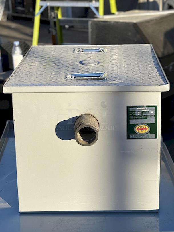 Brand New Scratch & Dent! Regency 600GT15 30 lb. 15 GPM Grease Trap with 2" Non-Threaded Connections. Broken Weld See Photos. - Image 2 of 6