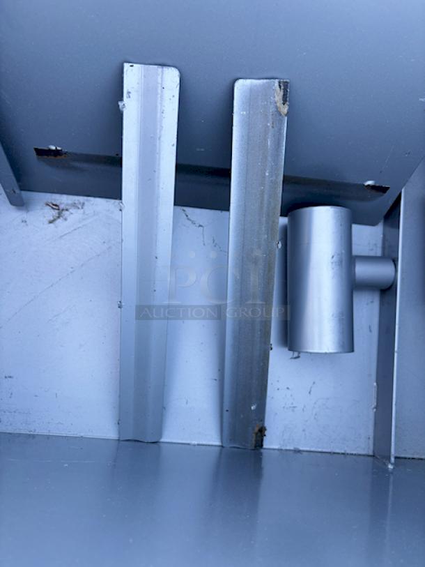 Brand New Scratch & Dent! Regency 600GT15 30 lb. 15 GPM Grease Trap with 2" Non-Threaded Connections. Broken Weld See Photos. - Image 5 of 6