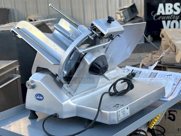 BRAND NEW SCRATCH & DENT! Globe GSO12 Medium Duty Open Body Manual Slicer - 2/5 hp, 120V, 12" Blade Size. S/N 100102, Out Of Original Packaging. - Image 1 of 11
