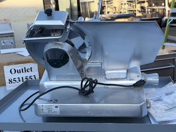 BRAND NEW SCRATCH & DENT! Globe GSO12 Medium Duty Open Body Manual Slicer - 2/5 hp, 120V, 12" Blade Size. S/N 100102, Out Of Original Packaging. - Image 6 of 11