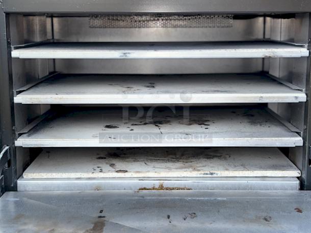 BRAND NEW SCRATCH & DENT! Peerless C131P  Countertop Single Door Quadruple Deck Pizza Oven with (4) 1/2" Pizza Stones - 30,000 BTU - Image 6 of 6