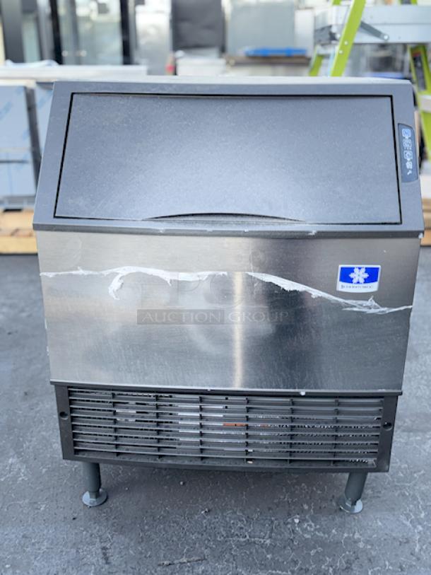 BRAND NEW SCRATCH & DENT! Manitowoc URF0310A NEO 30" Air Cooled Undercounter Regular Cube Ice Machine with 119 lb. Bin - 115V, 278 lb. S/N: 310661903. - Image 1 of 6
