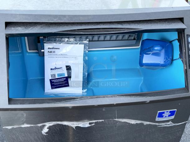 BRAND NEW SCRATCH & DENT! Manitowoc URF0310A NEO 30" Air Cooled Undercounter Regular Cube Ice Machine with 119 lb. Bin - 115V, 278 lb. S/N: 310661903. - Image 3 of 6
