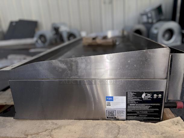 BRAND NEW SCRATCH & DENT! Cooking Performance Group GM-CPG-72-NL 72" Gas Countertop Griddle with Manual Controls - 180,000 BTU. S/N: 2311007664. 72 Inches	x 29 5/16 Inches x 16 3/4 Inches, 558 lb - Image 5 of 9