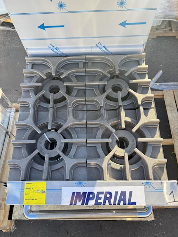BRAND NEW SCRATCH & DENT! Imperial Range IR-4 Pro Series 24" Space Saver Natural Gas 4 Burner Range with 20" Oven - 155,000 BTU. S/N: 06358724. 24" x 31-1/2" x56-1/2" Includes Legs and Gas Manifold. - Image 3 of 10