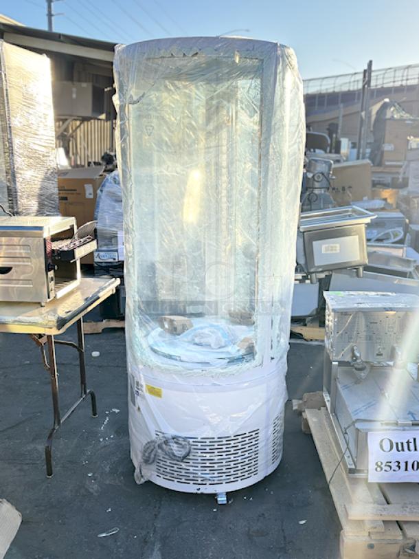 BRAND NEW SCRATCH & DENT! Avantco BCR-15-HC White Circular Glass Refrigerated Display Case, 115 Volts, S/N: 1455612250084. 2 out panes of glass are broken. 24 13/16 x 27 1/4 x 68 7/8 - Image 1 of 8