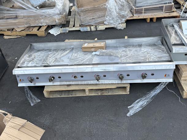 BRAND NEW SCRATCH & DENT! Cooking Performance Group GM-CPG-72-NL 72" Gas Countertop Griddle with Manual Controls - 180,000 BTU. 72"x29-5/16"x16-3/4", 558Lb. Unit is dented, missing knob and grease trays. See photos. - Image 1 of 8