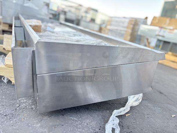 BRAND NEW SCRATCH & DENT! Cooking Performance Group GM-CPG-72-NL 72" Gas Countertop Griddle with Manual Controls - 180,000 BTU. 72"x29-5/16"x16-3/4", 558Lb. Unit is dented, missing knob and grease trays. See photos. - Image 8 of 8