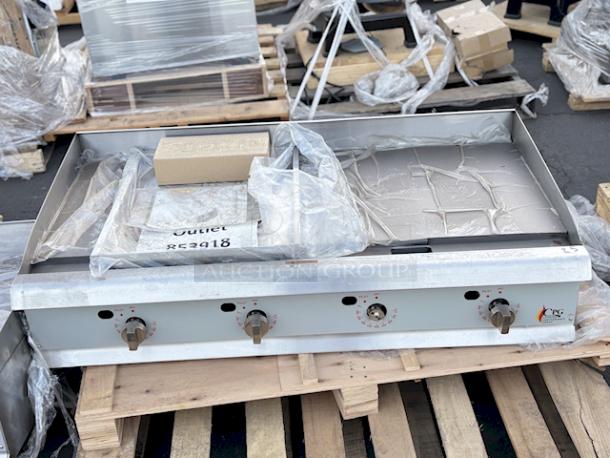 BRAND NEW SCRATCH & DENT! Cooking Performance Group GT-CPG-48-NL 48" Gas Countertop Griddle with Flame Failure Protection and Thermostatic Controls - 120,000 BTU. S/N: 2302000397. Knob is broken, Unit is dented. - Image 1 of 6