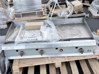 BRAND NEW SCRATCH & DENT! Cooking Performance Group GT-CPG-48-NL 48" Gas Countertop Griddle with Flame Failure Protection and Thermostatic Controls - 120,000 BTU. S/N: 2302000397. Knob is broken, Unit is dented.