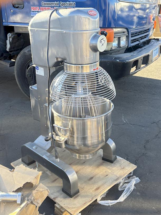 BRAND NEW SCRATCH & DENT! Avantco MX30H 30 Qt. Planetary Floor Mixer with Guard & Standard Accessories - 120V, 1 3/4 hp. S/N: 08 0045 23 - 177MX30H. Includes: Bowl, Wire Whip, Flat Beater and Hook. Electrical Box is damaged (see photos). - Image 2 of 10