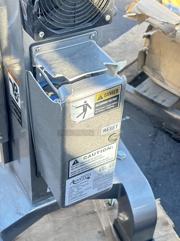 BRAND NEW SCRATCH & DENT! Avantco MX30H 30 Qt. Planetary Floor Mixer with Guard & Standard Accessories - 120V, 1 3/4 hp. S/N: 08 0045 23 - 177MX30H. Includes: Bowl, Wire Whip, Flat Beater and Hook. Electrical Box is damaged (see photos). - Image 7 of 10